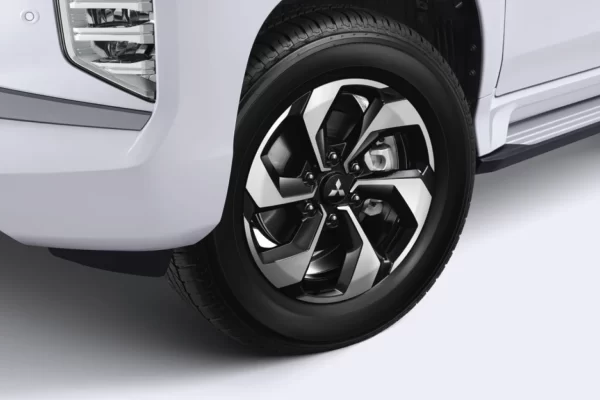 NEW PAJERO SPORT